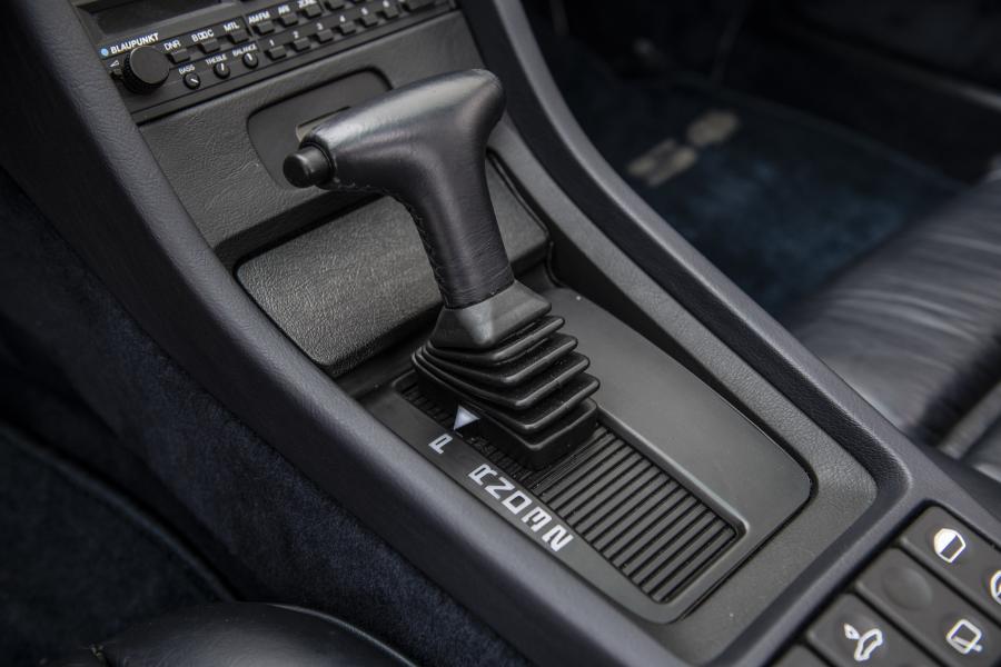 Детали интерьера Porsche 928 S4 1988 года  (фото 48 из 70)